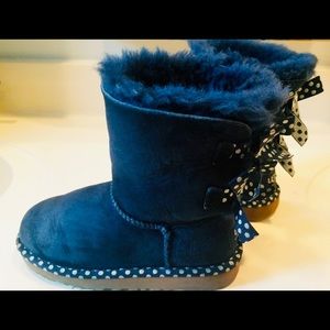 Blue Ugg Australia Bailey bow boots  size 13
Great pre worn condition!